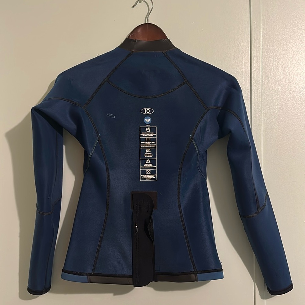 NEW Roxy Syncro Neoprene Rashguard (10) - Picture 2 of 3